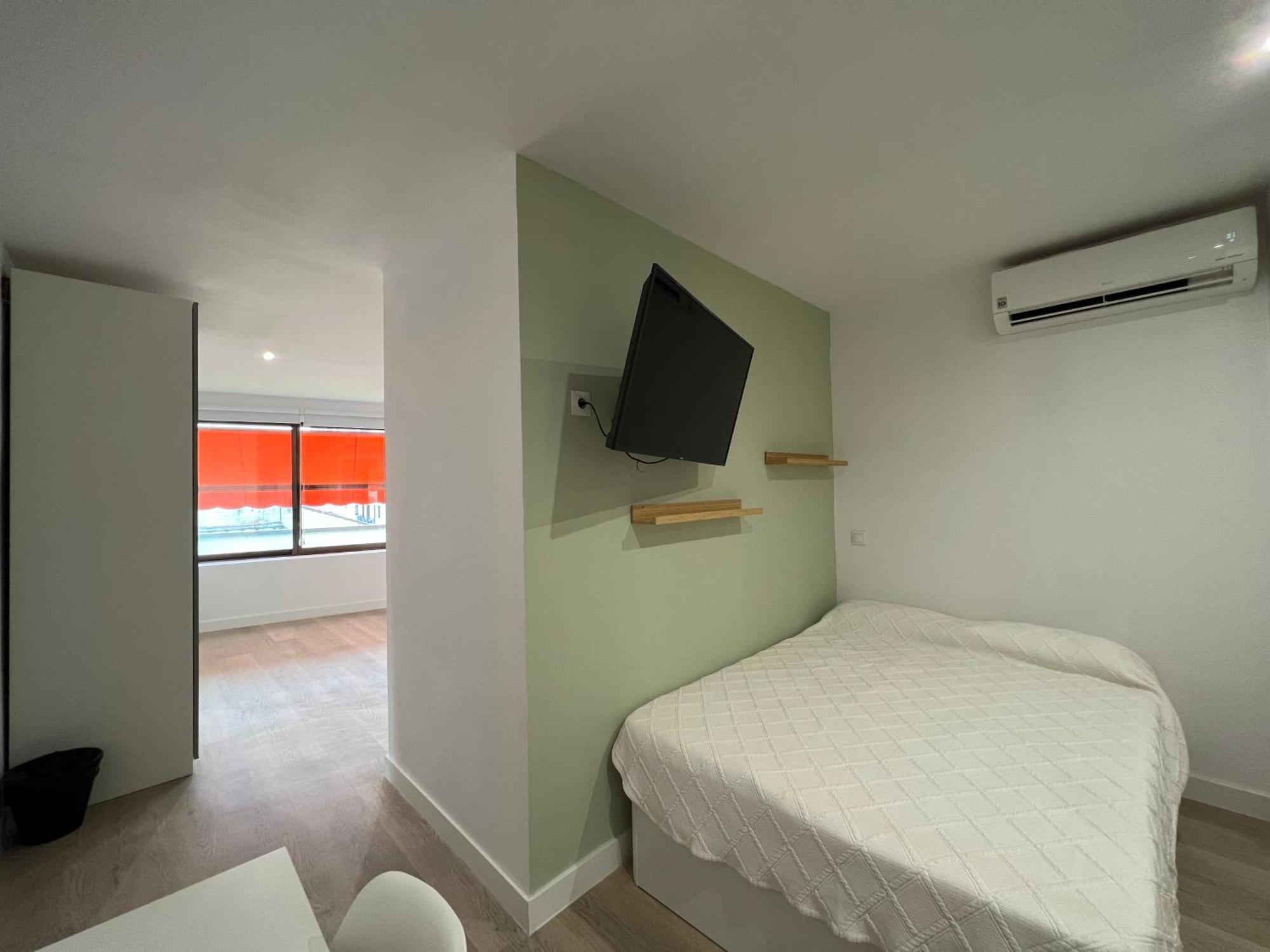 Gran Via -no Aire Acondicionado- Albergue *