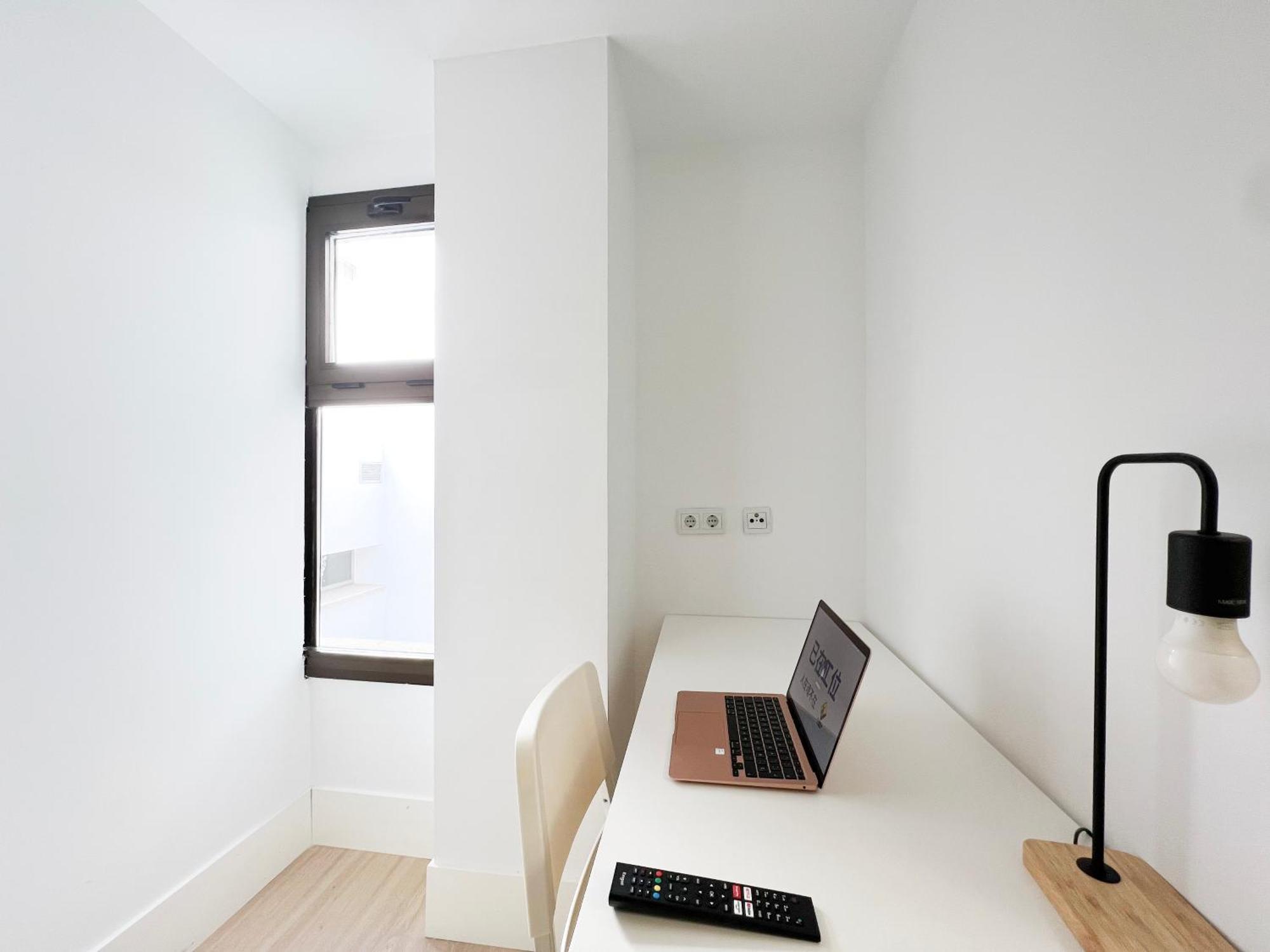 Albergue Gran Via -no Aire Acondicionado-