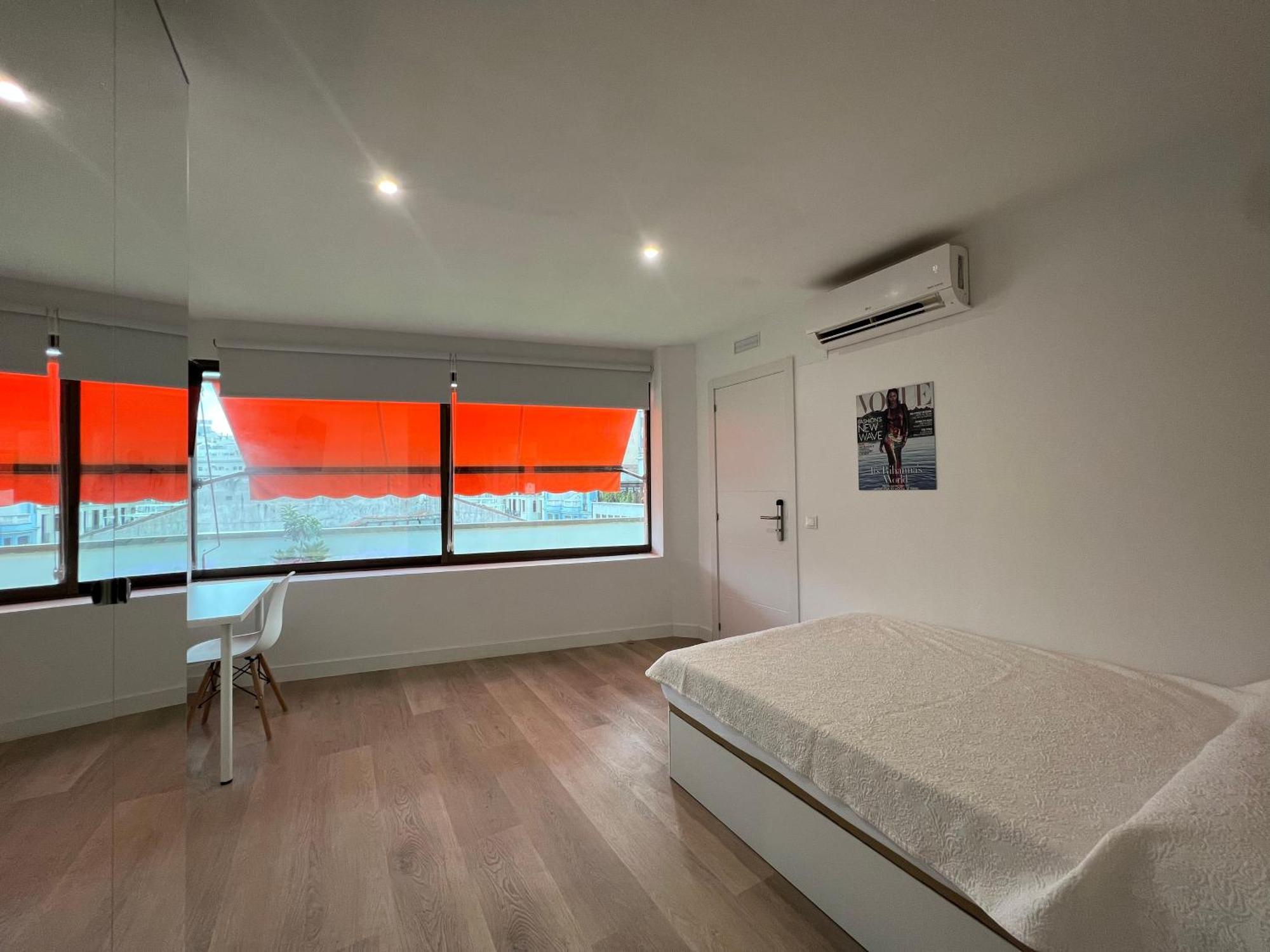 Gran Via -no Aire Acondicionado- Albergue Madri